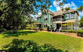 Southern Charm In The Camellia Rose Inn